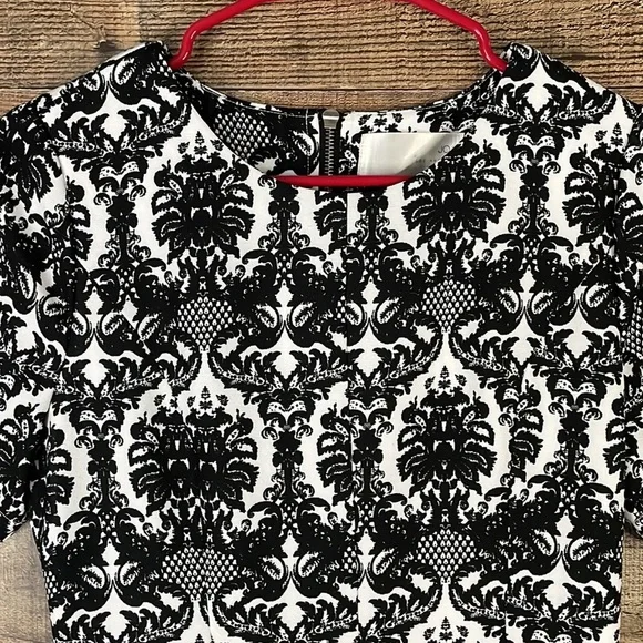 JOA Los Angeles black white damask print short sleeve dress Size Small - Picture 2 of 10